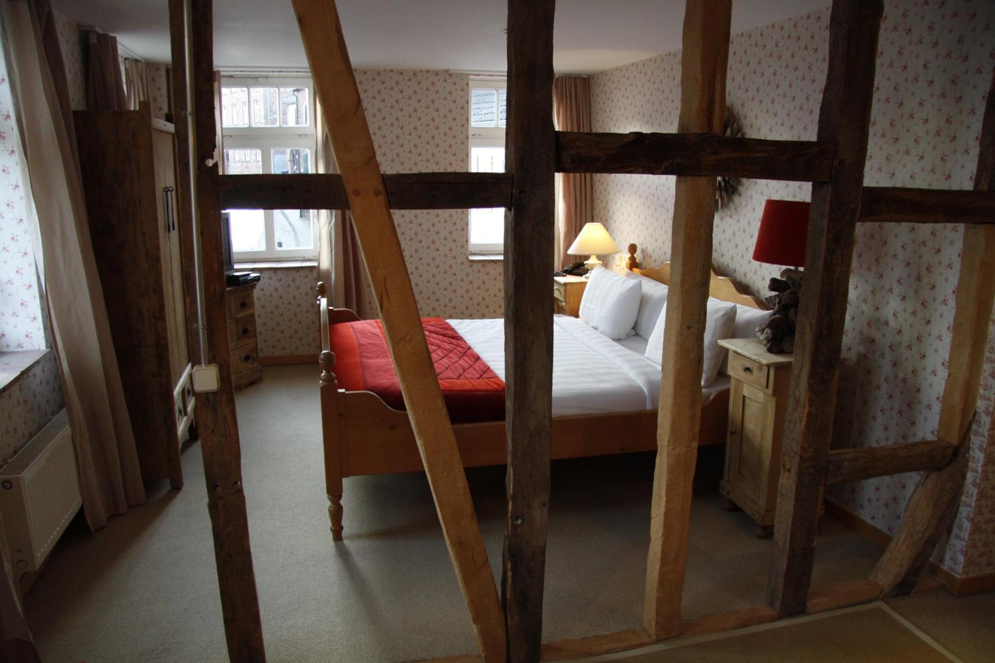 Zur Ewigen Lampe Romantisches Landhotel & Restaurant Nideggen Værelse billede
